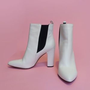 Vince Camuto White Chelsea Bootie | size 11